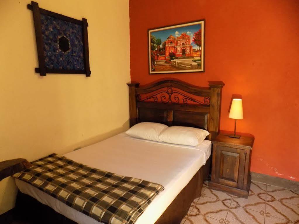 Posada De San Carlos La Calzada Antigua Exteriör bild